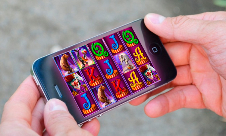 Как играть в игровые автоматы с телефона в онлайн казино